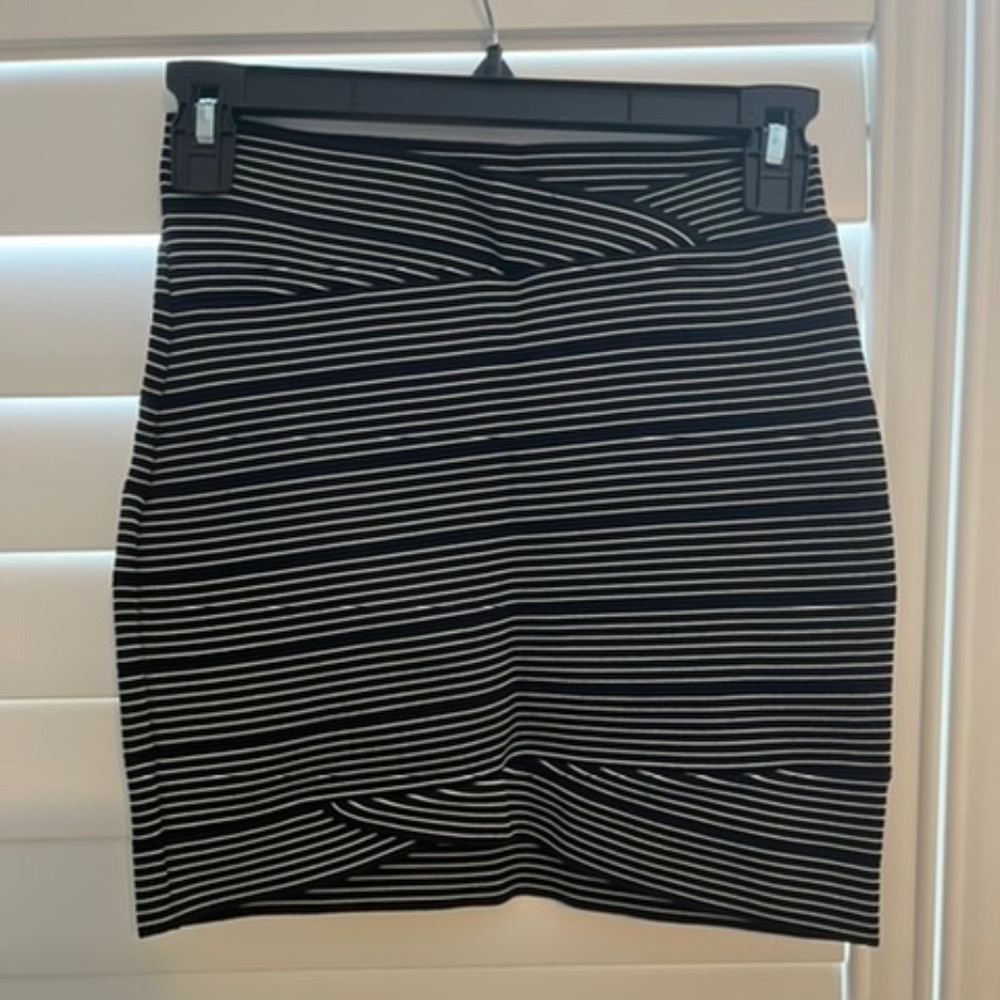 BCBG bandage skirt size 2